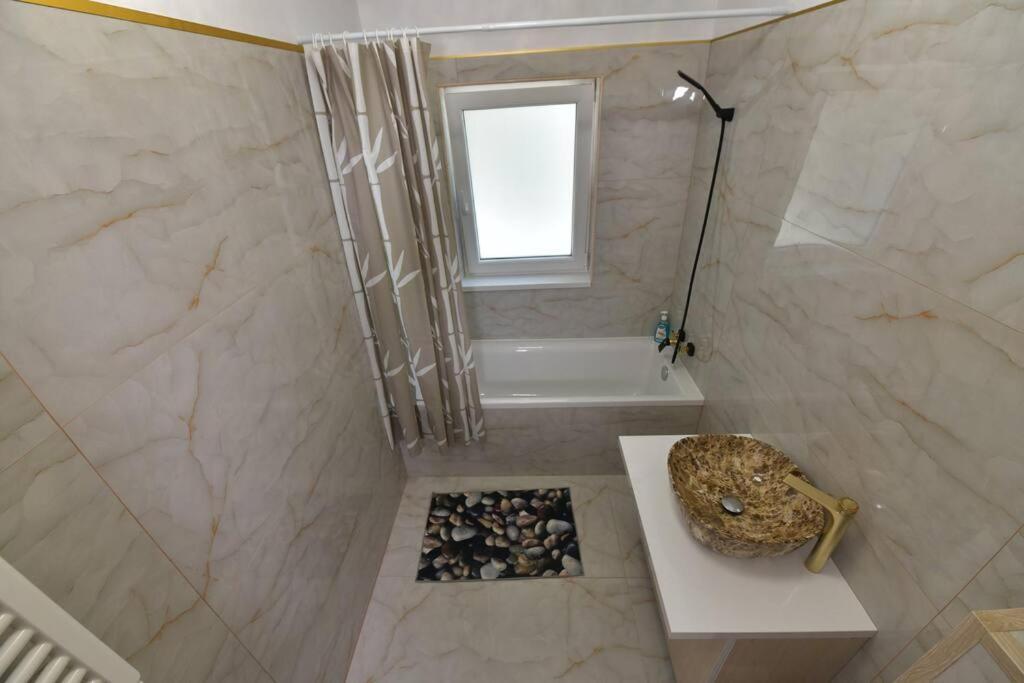 Ferienwohnung Luxury Studio / Ghencea Bukarest Exterior foto