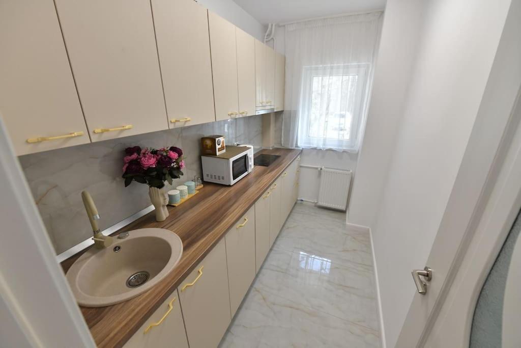 Ferienwohnung Luxury Studio / Ghencea Bukarest Exterior foto